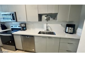 5339 Treetops Dr, Naples