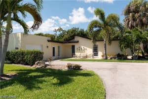 3810 Estero Bay Lane, Naples, FL 34112 - MLS#226018981