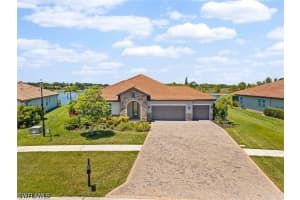 2038 Grove Dr, Naples