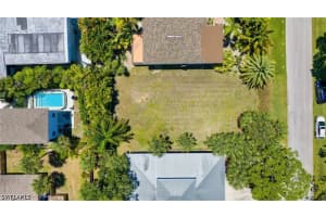 718 Pan Am Avenue, Naples, FL 34110 - MLS#226019045