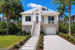 718 Pan Am Avenue, Naples, FL 34110 - MLS#226019045