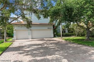 8503 Laurel Lakes Cove, Naples, FL 34119 - MLS#226019086
