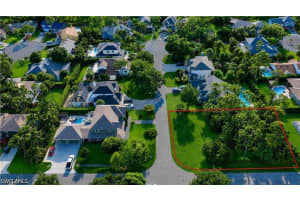 527 Carpenter Court, Naples, FL 34110 - MLS#226019165