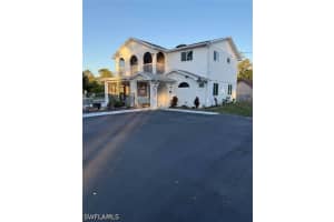 250 10th Street, Naples, FL 34120 - MLS#226019196