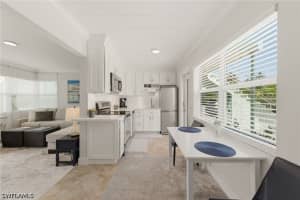 275 8th Avenue, Naples, FL 34102 - MLS#226019237