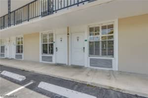 2555 Tamiami Trail, Naples, FL 34103 - MLS#226019298