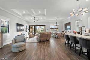 9811 Everglades Drive, Naples, FL 34120 - MLS#226019335