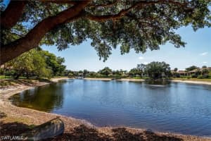 505 Lake Louise Circle, Naples, FL 34110 - MLS#226019404