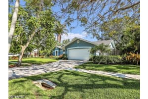 2554 Outrigger Lane, Naples, FL 34104 - MLS#226019413