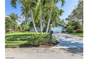2554 Outrigger Lane, Naples, FL 34104 - MLS#226019413