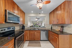 621 Squire Circle, Naples, FL 34104 - MLS#226019422