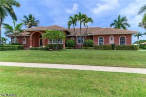 98 Gulfport Ct, Marco Island