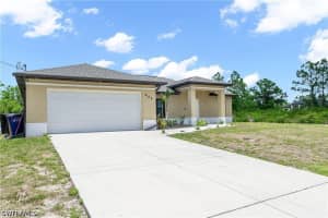 605 11th Street, Lehigh Acres, FL 33972 - MLS#226019553