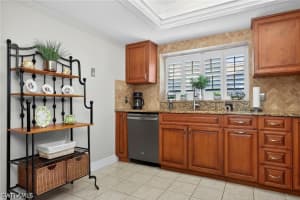 1784 Pine Glade Circle, Fort Myers, FL 33907 - MLS#226019688