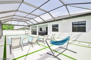 836 Ne 6th Pl, Cape Coral