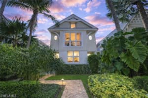 42 6th Street, Naples, FL 34102 - MLS#226019846