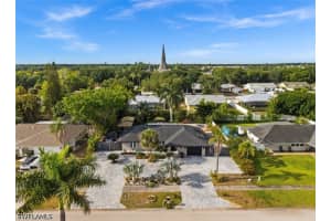 38 Willoughby Drive, Naples, FL 34110 - MLS#226019857