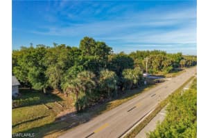 103 6th Street, Lehigh Acres, FL 33972 - MLS#226020023