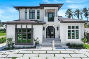 1690 Chesapeake Avenue, Naples, FL 34102 - MLS#226020026