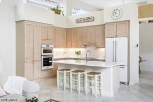 7897 Cocobay Dr, Naples