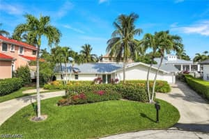 1250 Tuna Court, Naples, FL 34102 - MLS#226020249