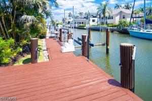 374 14th Avenue, Naples, FL 34102 - MLS#226020306