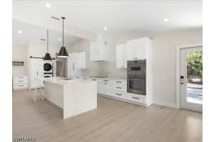 6800 Bottlebrush Ln, Naples