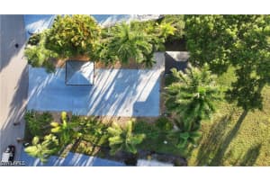 10030 Parkwood Drive, Fort Myers, FL 33905 - MLS#226020368