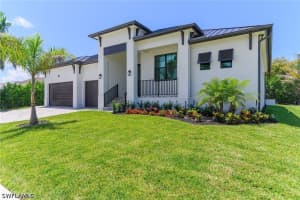 60 Tahiti Road, Marco Island, FL 34145 - MLS#226020482