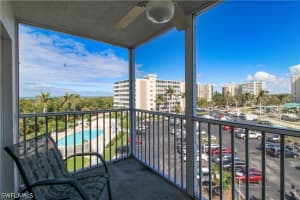1 Bluebill Avenue, Naples, FL 34108 - MLS#226020541