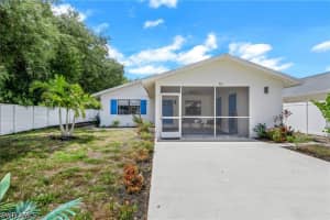 862 95th Avenue, Naples, FL 34108 - MLS#226020579