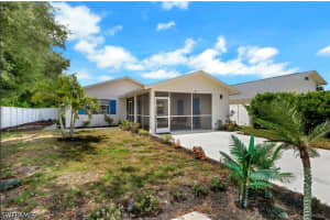 862 95th Avenue, Naples, FL 34108 - MLS#226020579