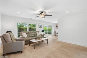 22 Kings Road, Naples, FL 34112 - MLS#226020665