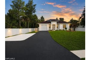 233 39th Avenue, Naples, FL 34120 - MLS#226020685