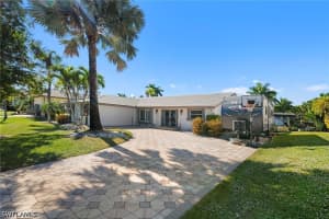 27126 Harbor Drive, Bonita Springs, FL 34135 - MLS#226020694