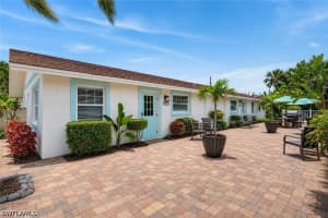 559 105th Avenue, Naples, FL 34108 - MLS#226020914