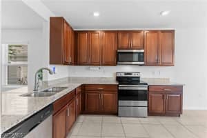 722 Hadley Place, Naples, FL 34104 - MLS#226021085