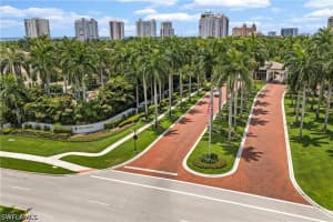 8111 Bay Colony Drive, Naples, FL 34108 - MLS#226021123