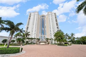 8111 Bay Colony Drive, Naples, FL 34108 - MLS#226021123