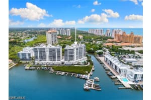 400 Flagship Drive, Naples, FL 34108 - MLS#226021166