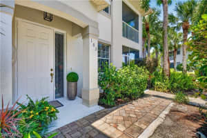 5035 YACHT HARBOR Drive, Naples, FL 34112 - MLS#226021275