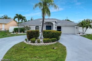 317 18th Terrace, Cape Coral, FL 33990 - MLS#226021560