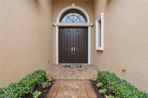 5717 Hammock Isles Drive, Naples, FL 34119 - MLS#226021563