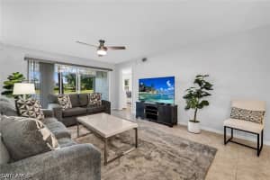 925 New Waterford Drive, Naples, FL 34104 - MLS#226021583