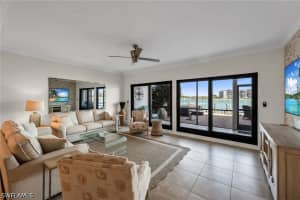 504 La Peninsula Boulevard, Naples, FL 34113 - MLS#226021681