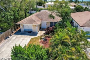 690 95th Avenue, Naples, FL 34108 - MLS#226021720