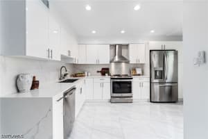 995 9th Avenue, Naples, FL 34102 - MLS#226021808