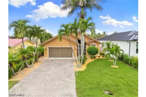 526 100th Avenue, Naples, FL 34108 - MLS#226021813