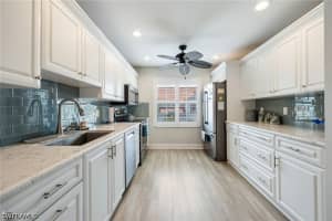 624 Windsor Square, Naples, FL 34104 - MLS#226021924