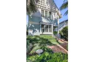32 6th Street, Naples, FL 34102 - MLS#226022088